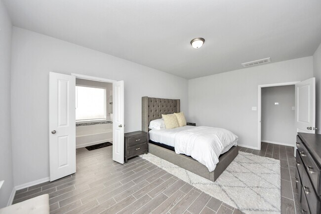 Building Photo - 15307 Davan Springs Dr