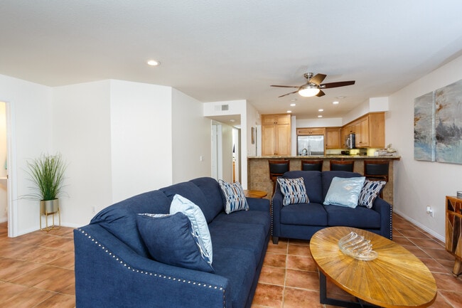 Building Photo - 718 Ensenada Ct