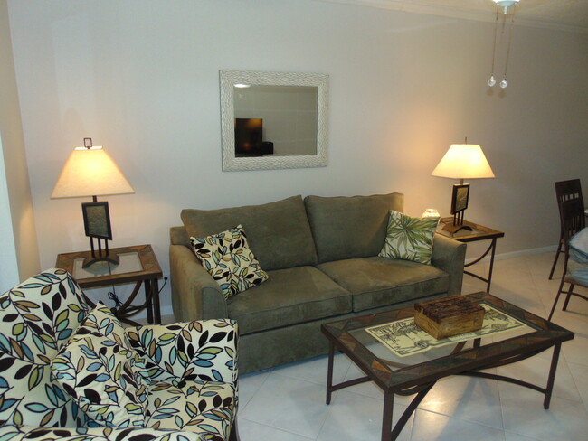 LIVINGROOM FOLD OUT SOFA - 1045 Country Club Dr