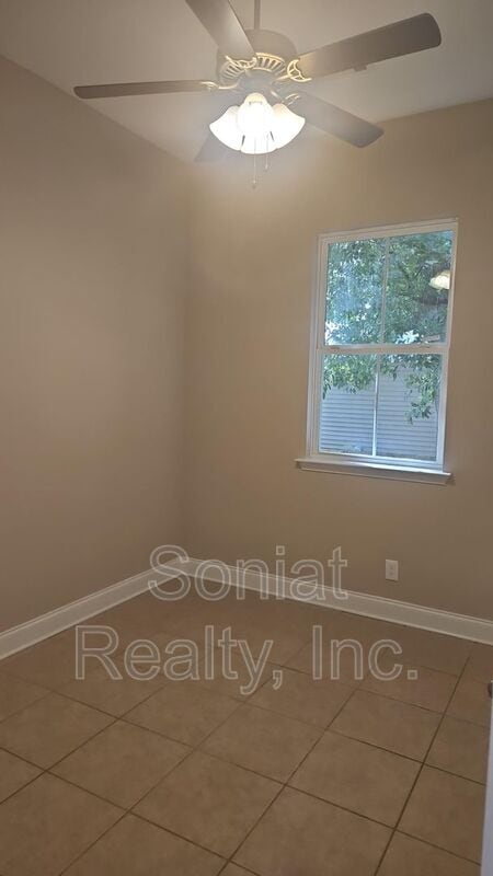 Building Photo - 5728 Wickfield Dr