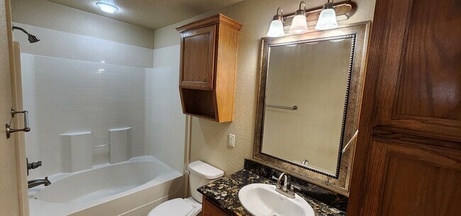 Building Photo - 3 Bedroom 2 bath Duplex South Killeen VIEWABLE SOON