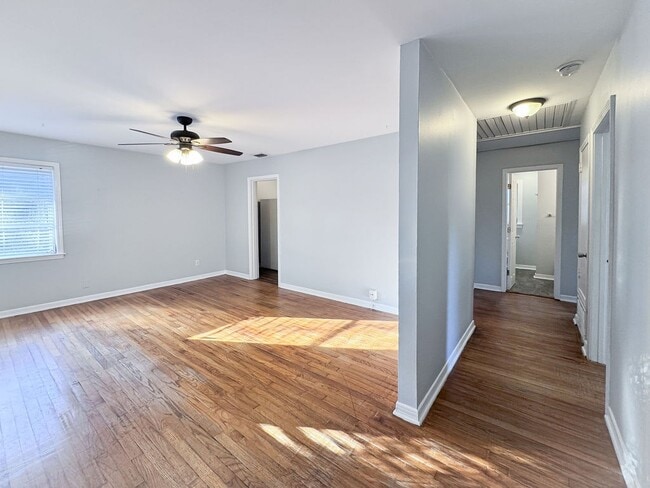 Building Photo - 2054 Emogene St