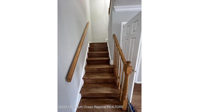 Building Photo - 833 Mariposa Ct