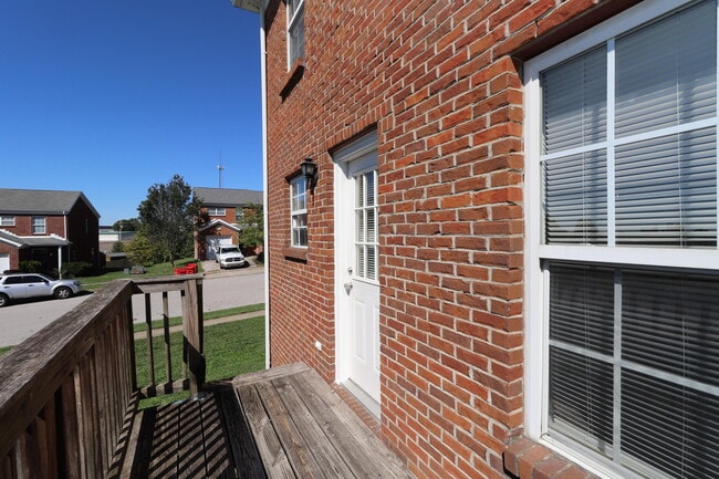 Building Photo - 101 Parker Pl