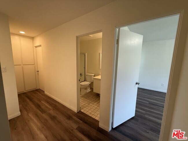 Building Photo - 5867 Cape Horn Dr