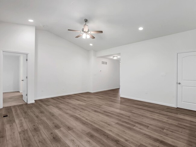 Building Photo - 1631 Ridgefield Blf Ct