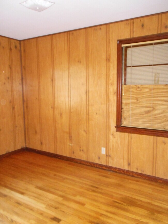 Building Photo - 7536 Epperson Ave
