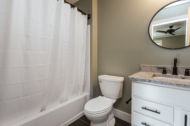 Building Photo - 132 Flint St