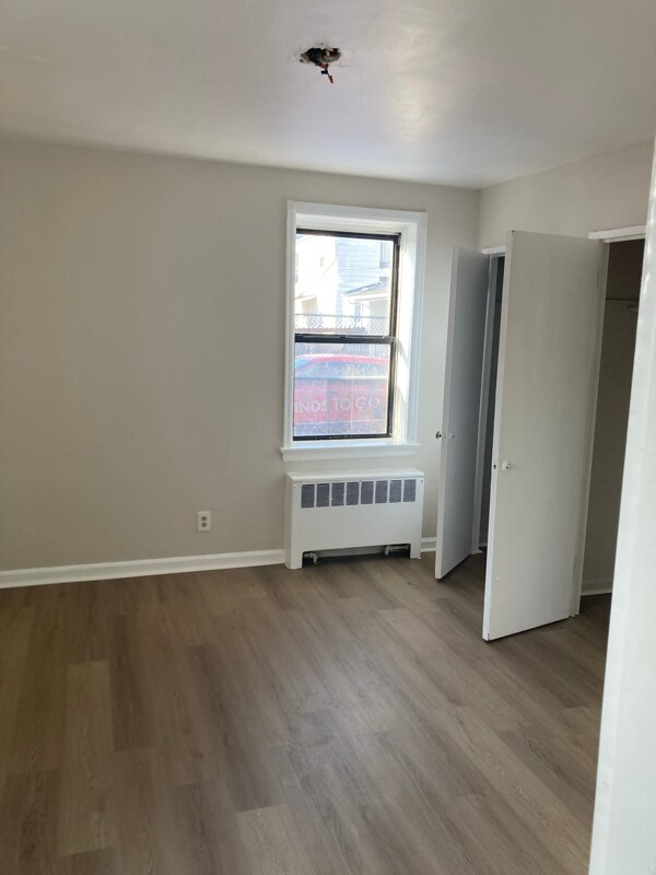 Building Photo - 44 Irving St