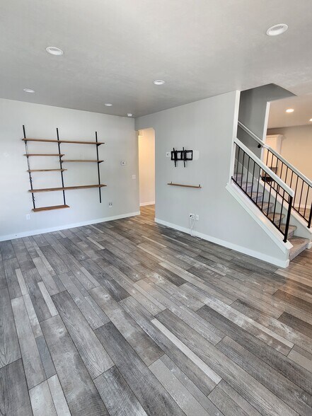 Building Photo - 724 Cami Nicole Ln