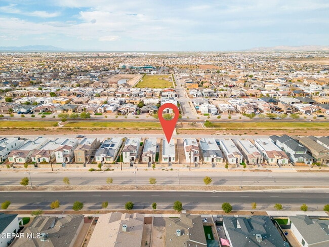 Building Photo - 14735 Pebble Hills Blvd