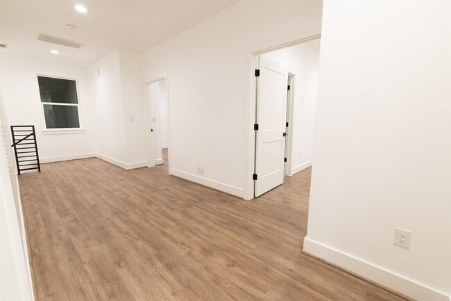 Building Photo - 1206 Hamblen St