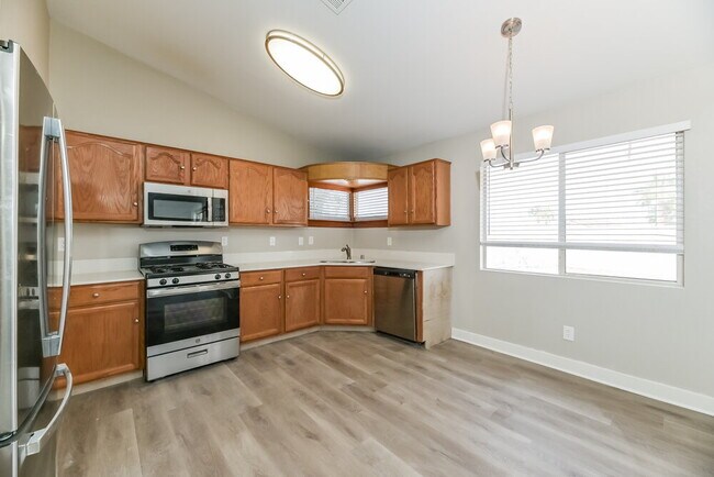 Building Photo - 390 Lombardy Cir