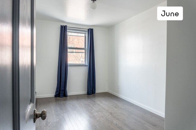 Building Photo - 2572 Steinway Street