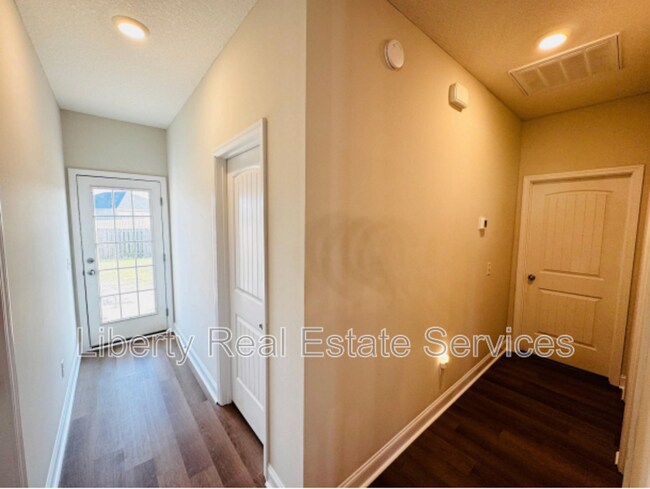 Building Photo - 342 Mcclelland Lp NE