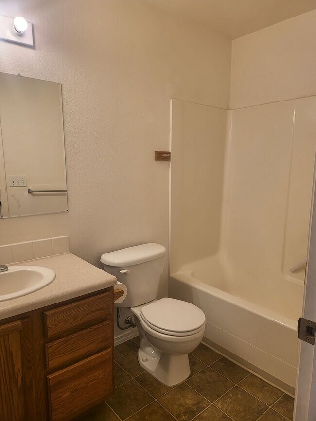 Building Photo - 215-217 K Street -Duplex