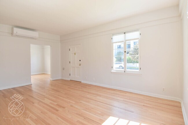Building Photo - 1069 S Holt Ave