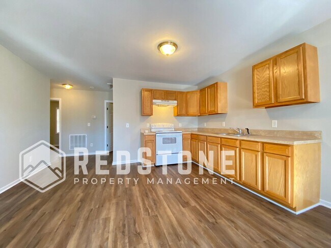 Building Photo - 1104 Chandler Ave