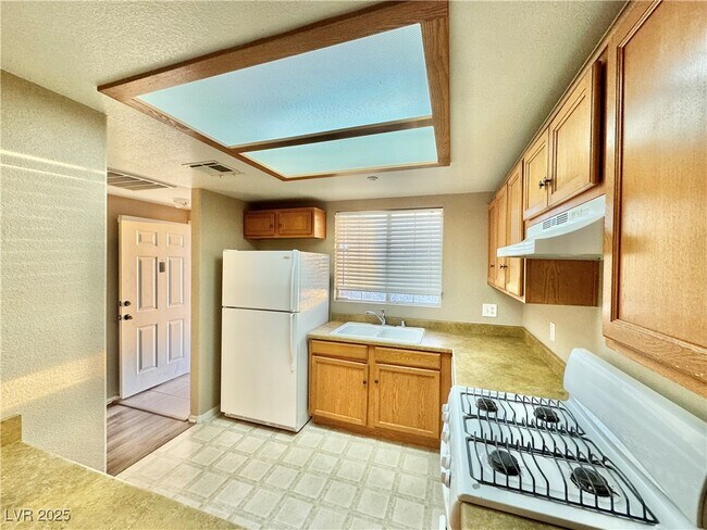 Building Photo - 833 Aspen Peak Loop