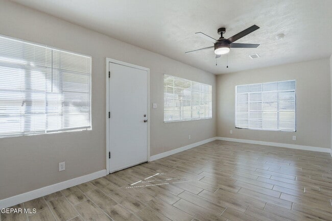 Building Photo - 3100 McKinley Ave