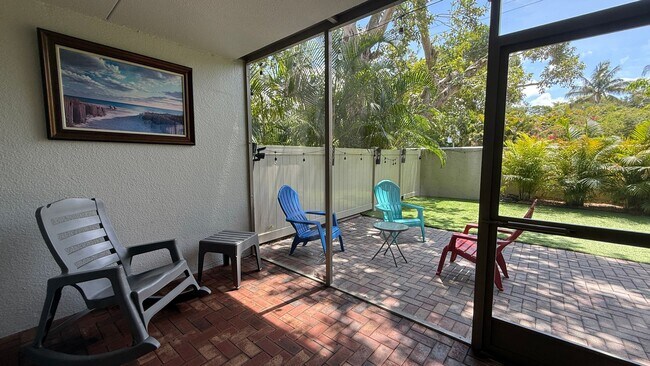 Building Photo - Charming 2/2 Seasonal Rental in Sarasota – Minutes from the Beach! Private Courtyard Included!!
