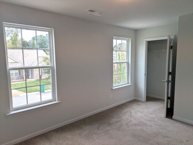 Building Photo - 2040 Perrin Ct