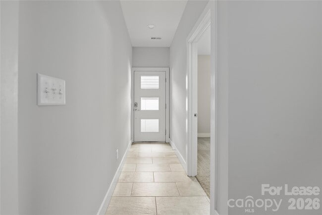 Building Photo - 1008 Westbrook Dr