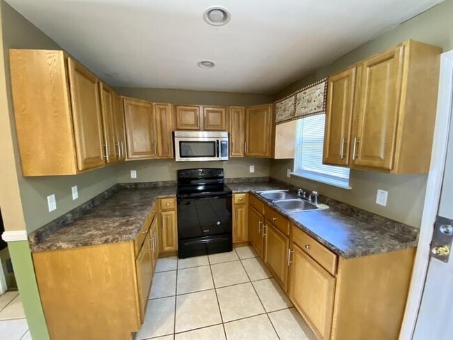 Building Photo - 3704 Timbercrest Dr NW