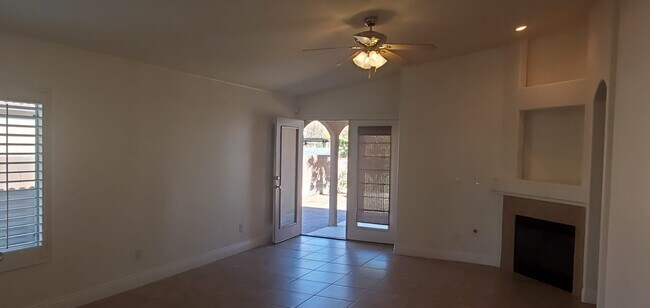 Building Photo - 9510 Alhambra Valley St