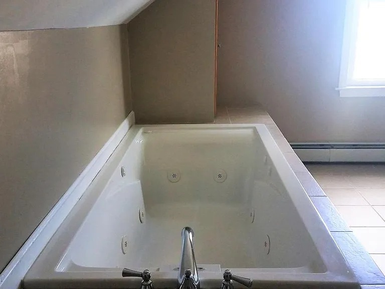 Building Photo - 17 Dunlap St