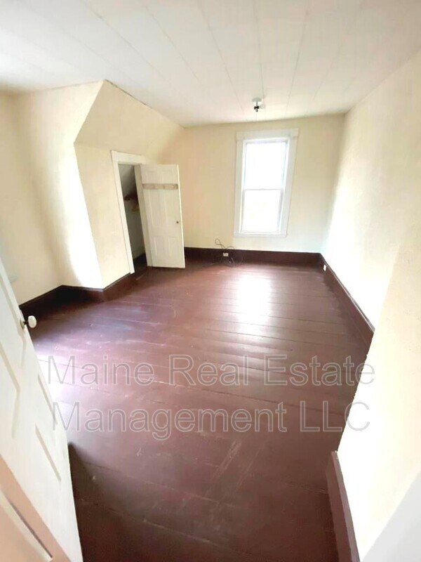 Building Photo - 49 Highland Ave