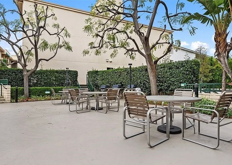 Building Photo - 4501 Cedros Ave