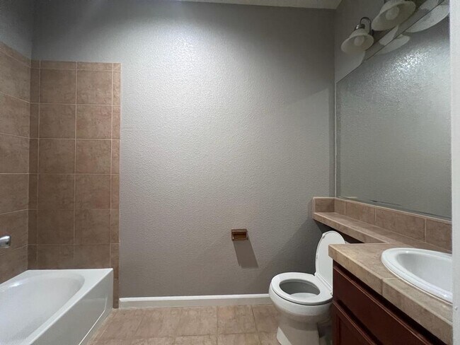 Building Photo - 427 Anchor Ln