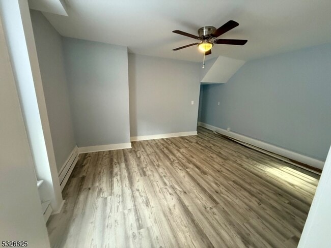 Building Photo - 319 Lathrop Ave