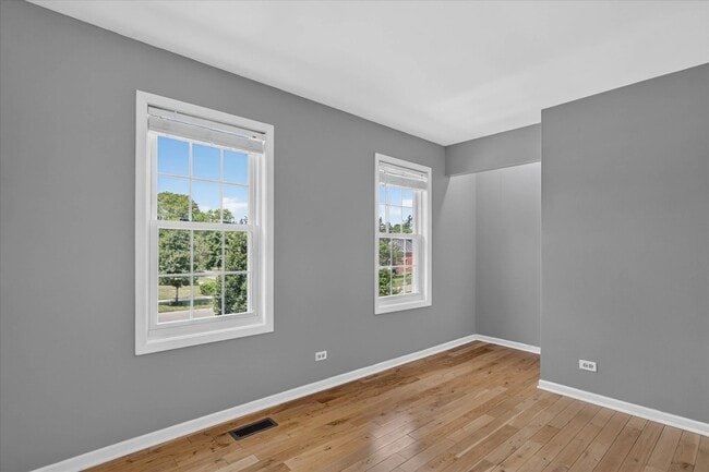 Building Photo - 901 Ashford Ln