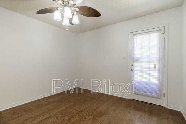 Building Photo - 11107 Dede Dr
