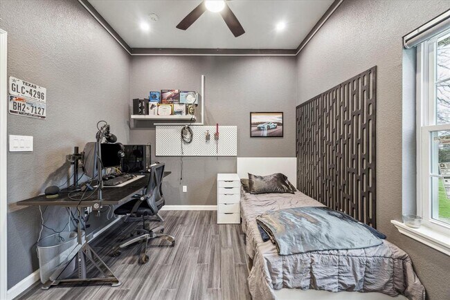 Building Photo - 24727 Saddlespur Ln