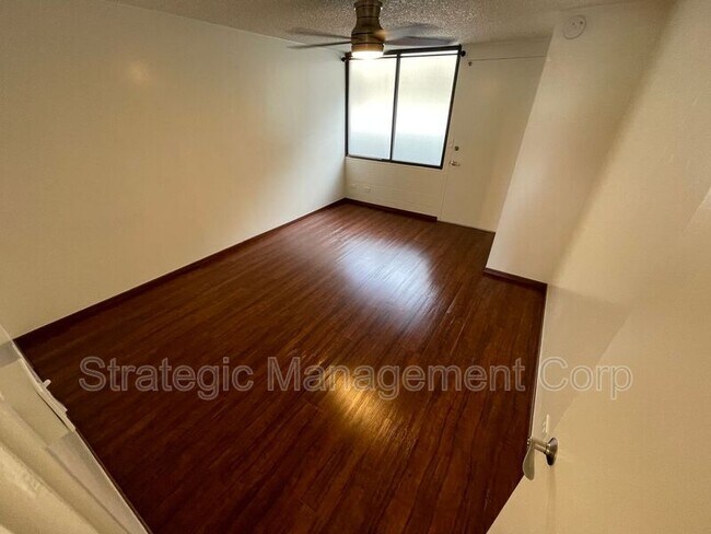 Building Photo - 1301 Lusitana St