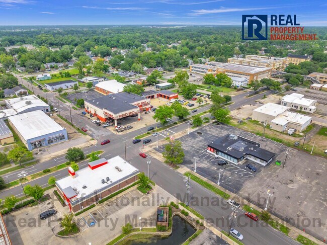 Building Photo - Newly Constructed 3 BD 2.5 BA w/Open Floor Plan