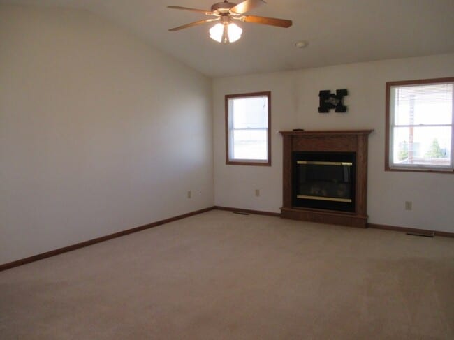 Building Photo - Great Corner Lot