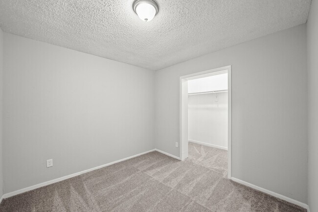 Building Photo - 1100 Gilbert Ave