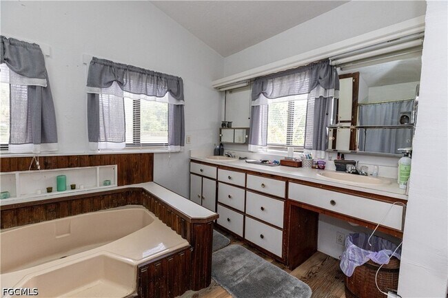 Building Photo - 17841 Palm Creek Dr