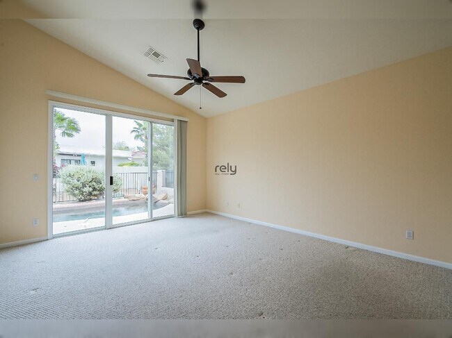 Building Photo - 4605 N Clear Creek Dr