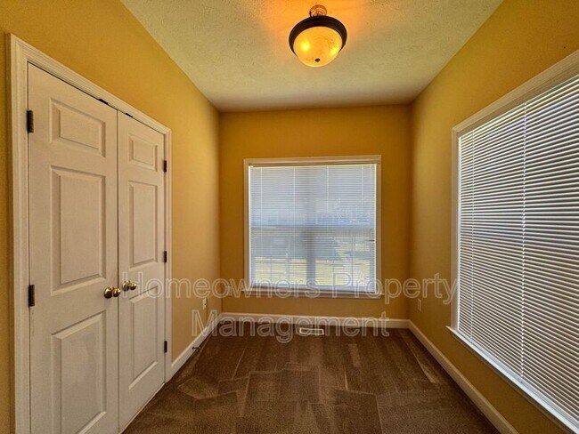 Building Photo - 3537 Maccumber Ct