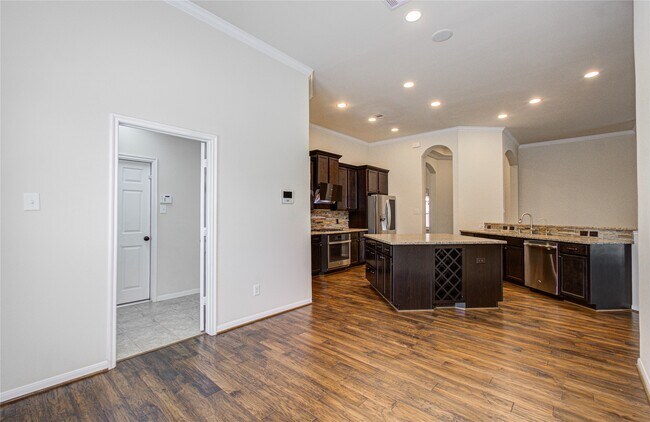 Building Photo - 28666 Pleasant Forest Dr