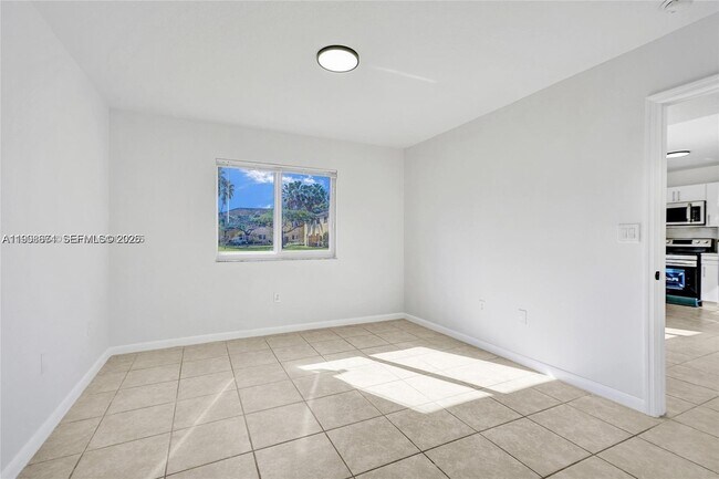 Building Photo - 3398 NE 9th Dr