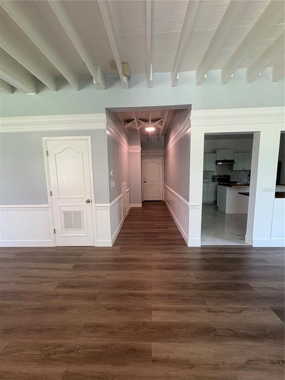 Building Photo - 976 SW Hamlet Cir