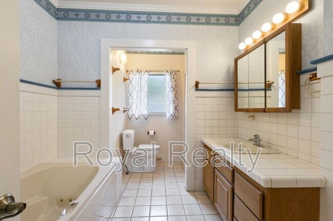 Building Photo - 2910 Nanihale Pl