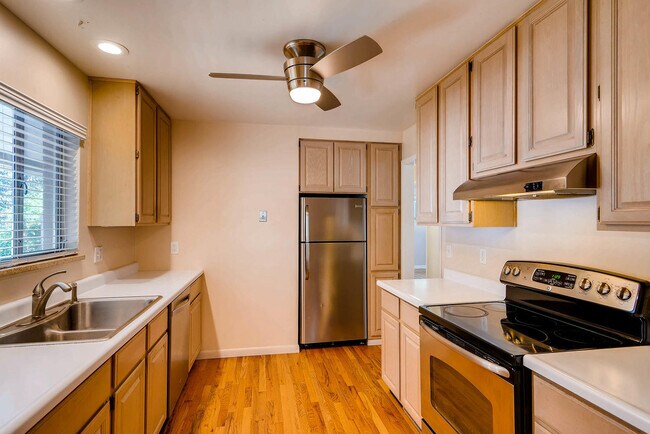 Building Photo - 1667 S Milwaukee St