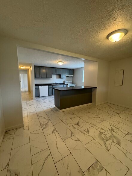 Building Photo - 2257 3rd St